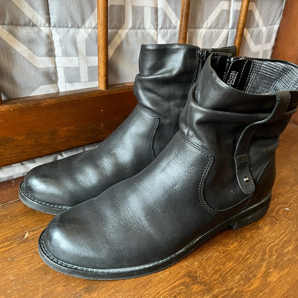Abeo Black Leather Ankle Boots